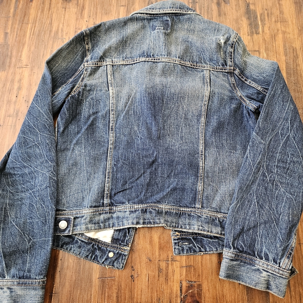 American Eagle Distressed Denim Jacket Size medium - Picture 7 of 7